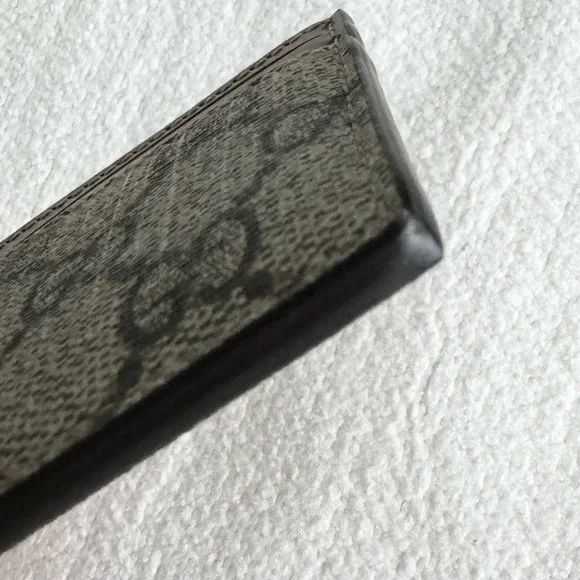 Gucci Beige GG Supreme Card Holder - Picture 5 of 12